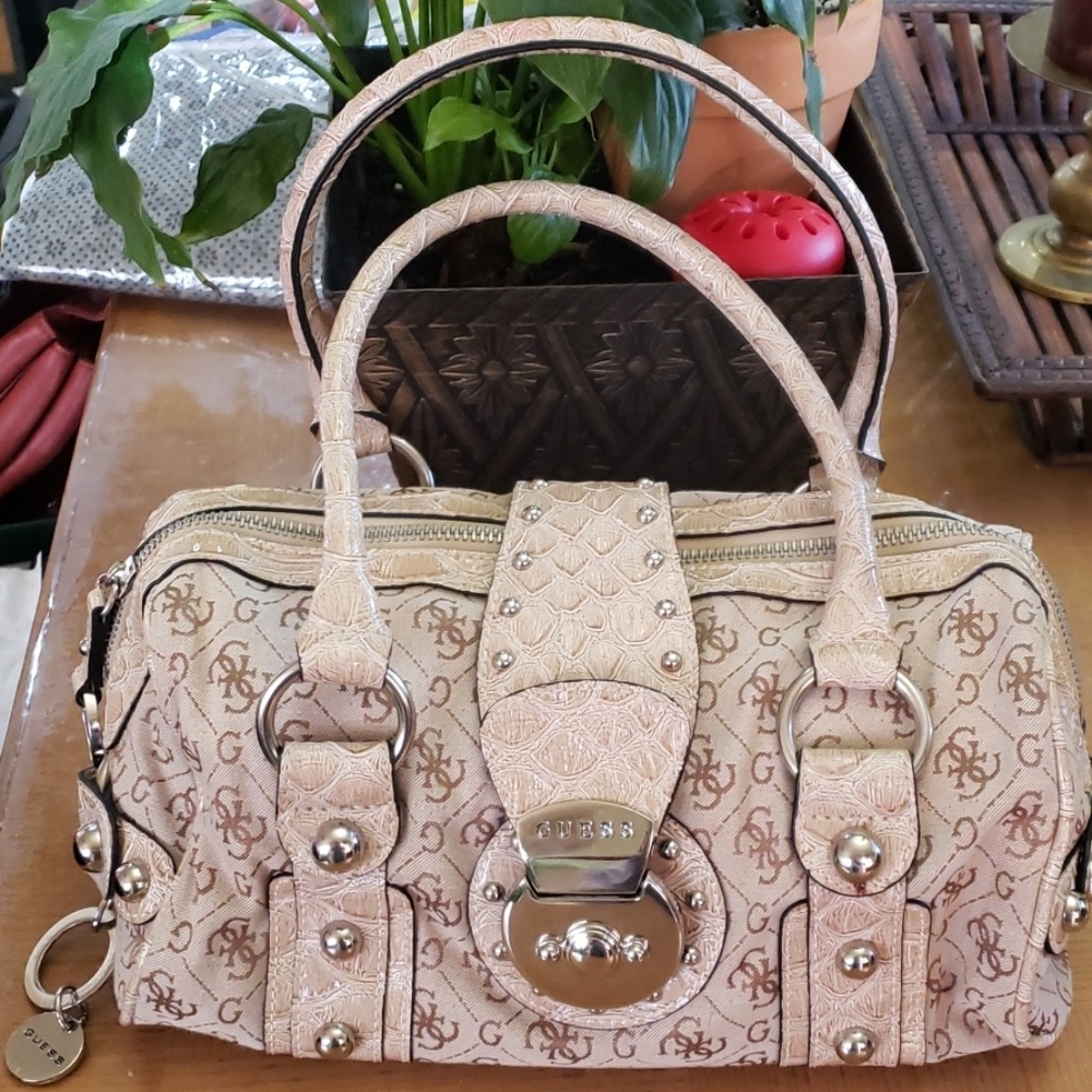 Small Guess bag